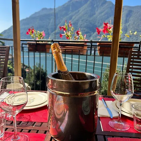 Prázdninový dům Flora Heritage - Garden & View