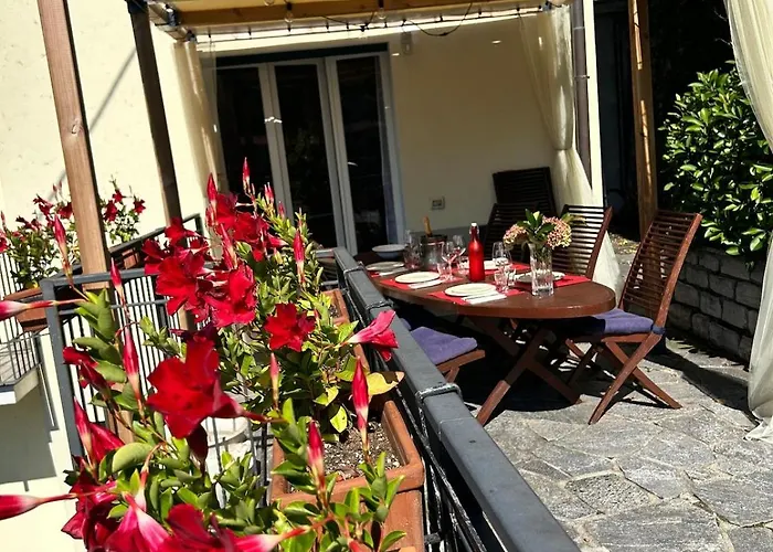 Holiday home Flora Heritage - Garden & View